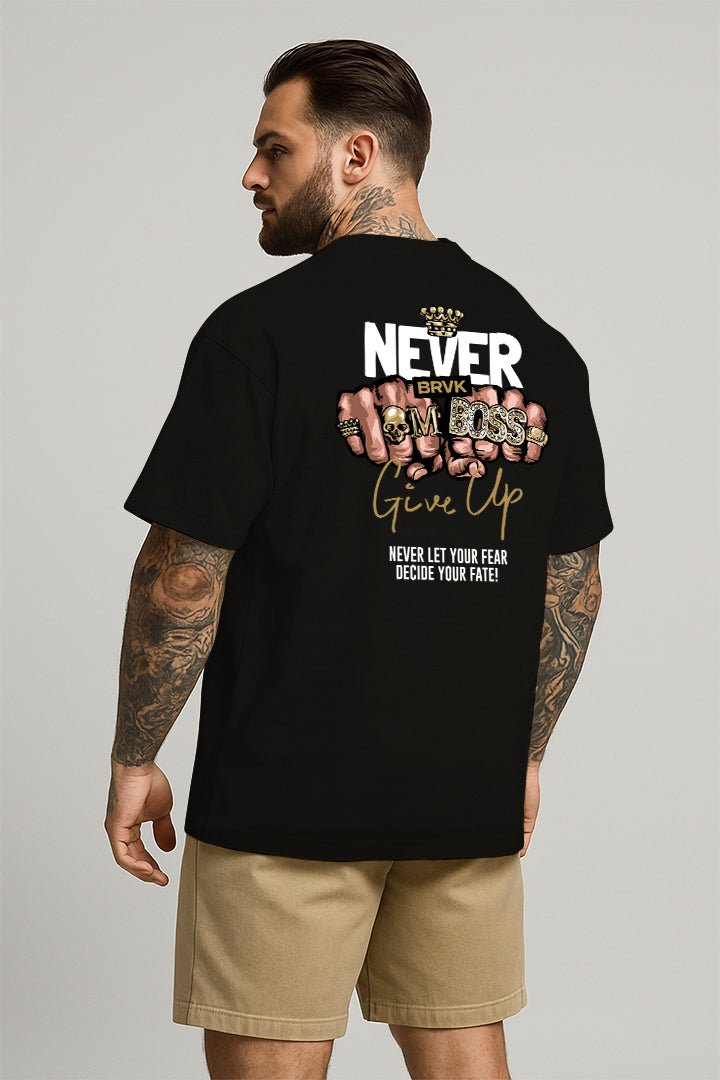 Oversized Preta Never Give Up - BRVK - Street Wear